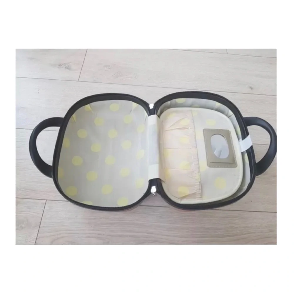 Limited Quantity Available 3D Hello kitty cosmetic travel case w/ charm. - Picture 3 of 4